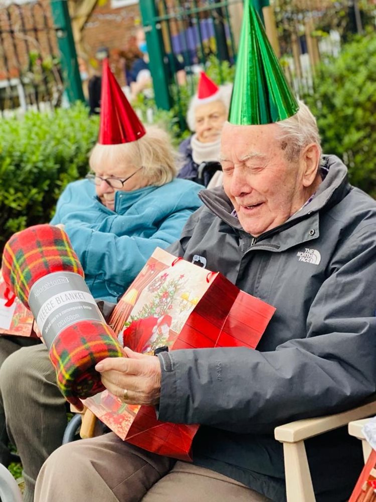 ‘Tis the season to be jolly – Santa stops at Sevenoaks care home